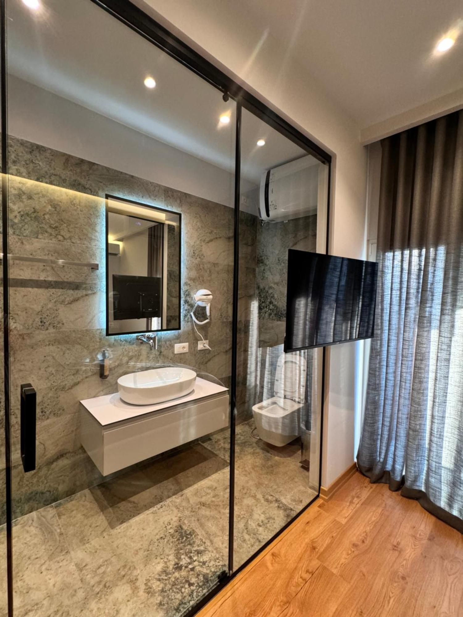 Izi Boutique Apartment ติรานา ภายนอก รูปภาพ